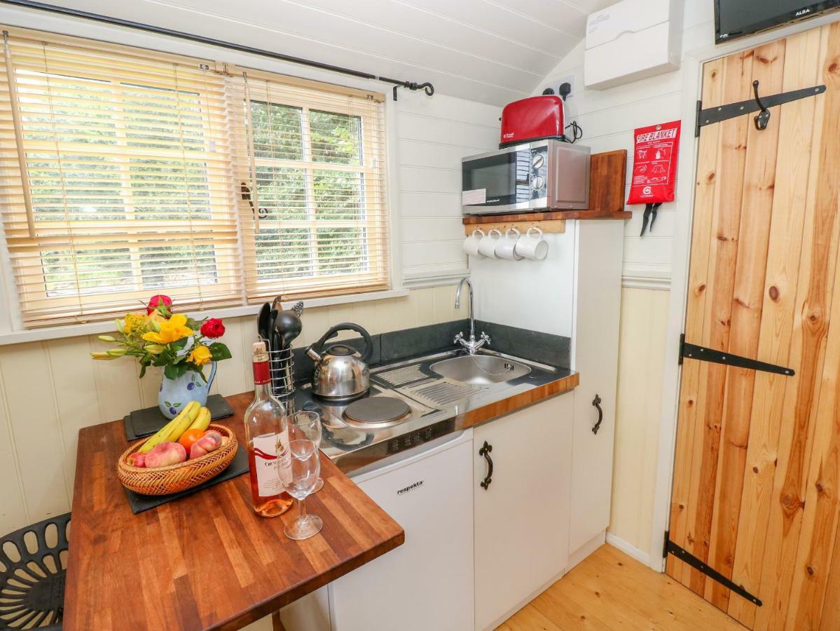 Shepherds Hut - The Crook Milford Haven Eksteriør bilde