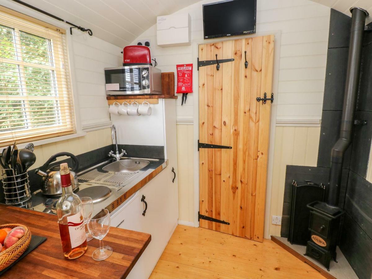 Shepherds Hut - The Crook Milford Haven Eksteriør bilde